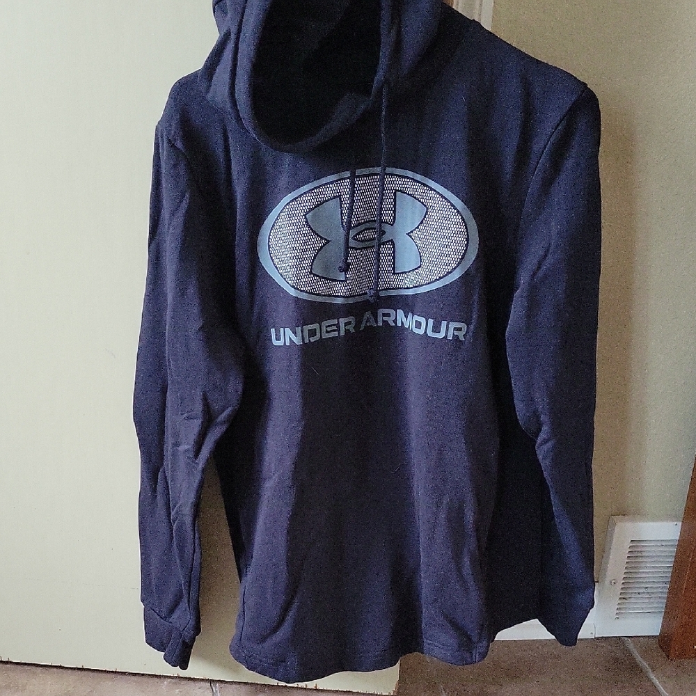 Under Armour Black Hoodrd Pullover